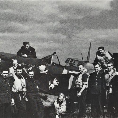 WW2 13 Spitfire pilots and the Spirit of Kent Spitfire