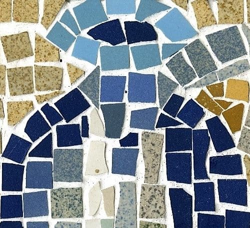 Romans Resources Make Mosaic - Roman glass jar close-up